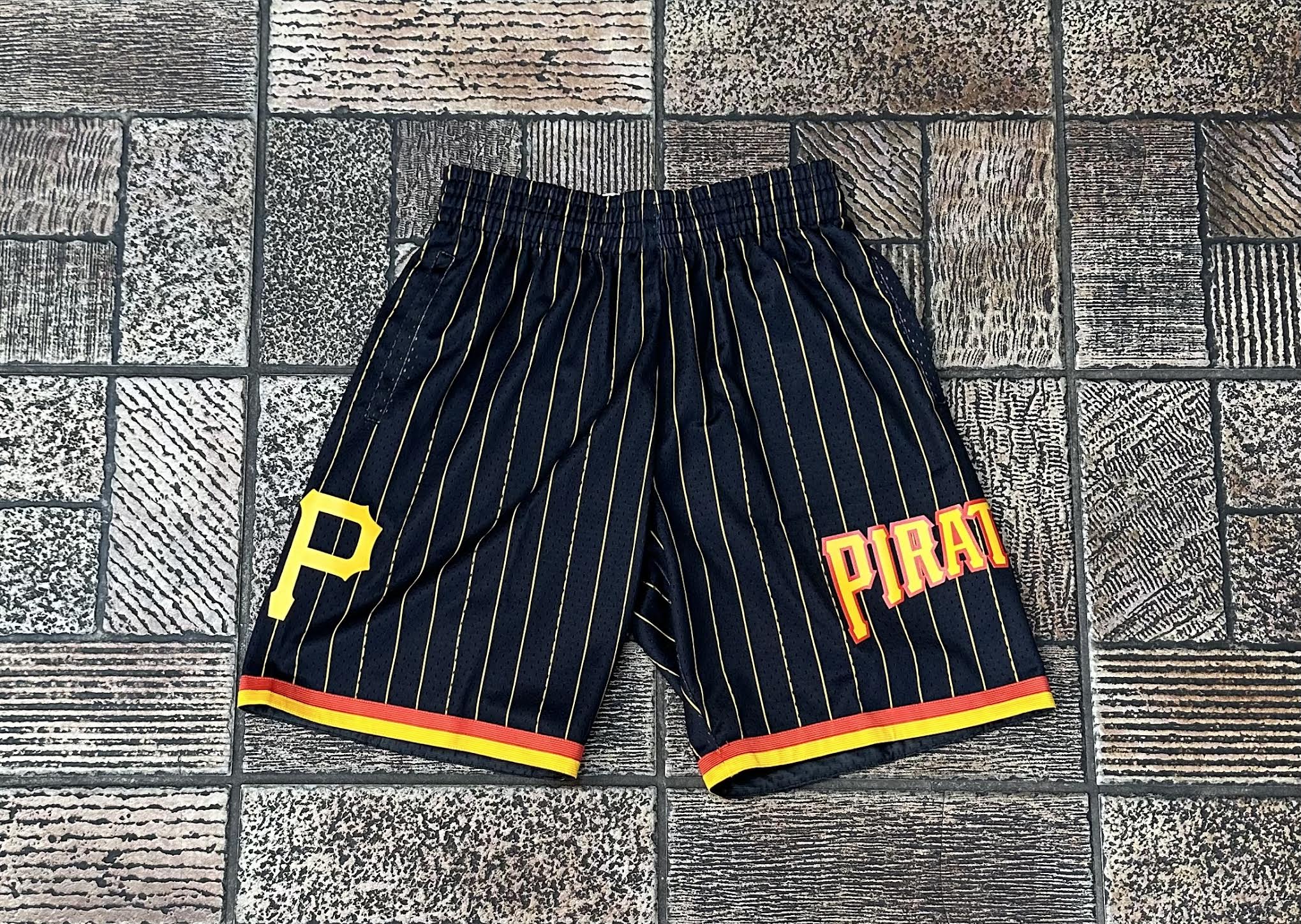 Mitchell & Ness MLB Pirates Team ID Mesh Shorts 