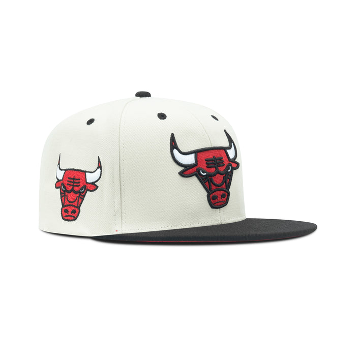 Mitchell & Ness Chicago Bulls Snapback Red Bottom "Cream Black Red" (Bulls Patch Embroidery)