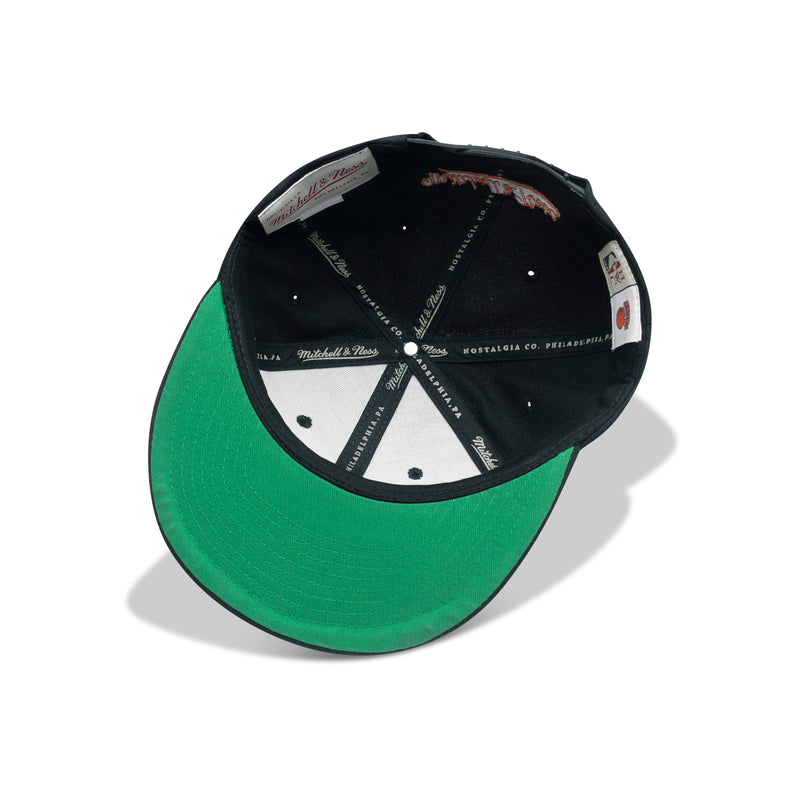 Mitchell & Ness NBA New York Knicks Core Basic Snapback Green Bottom 