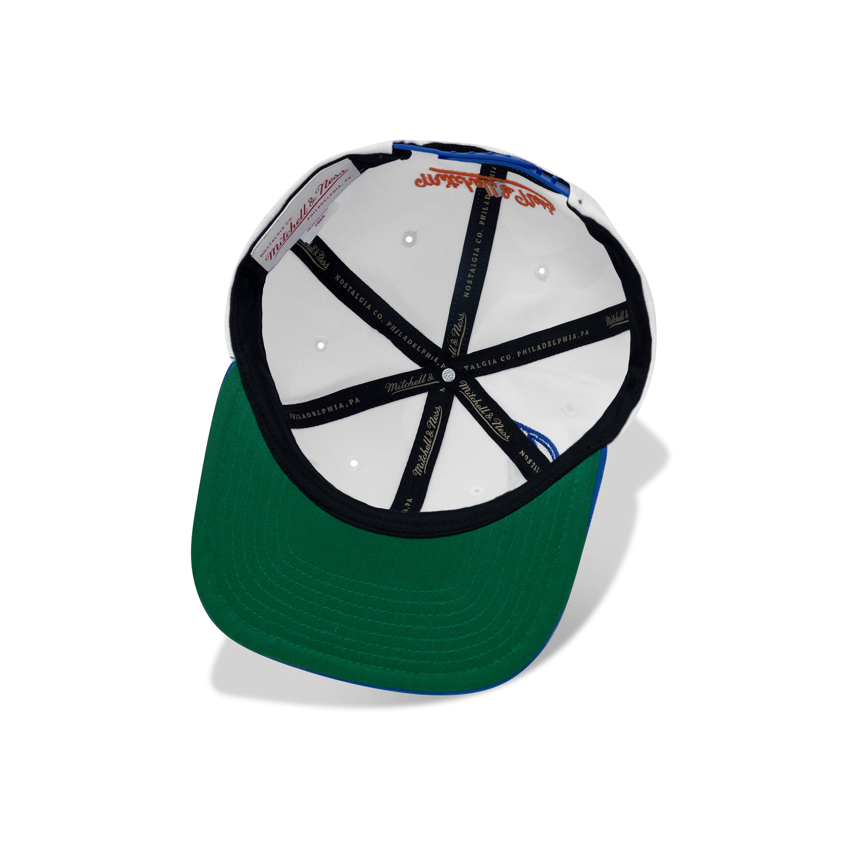 Mitchell & Ness New York Knicks Waverunner Snapback Green Bottom 