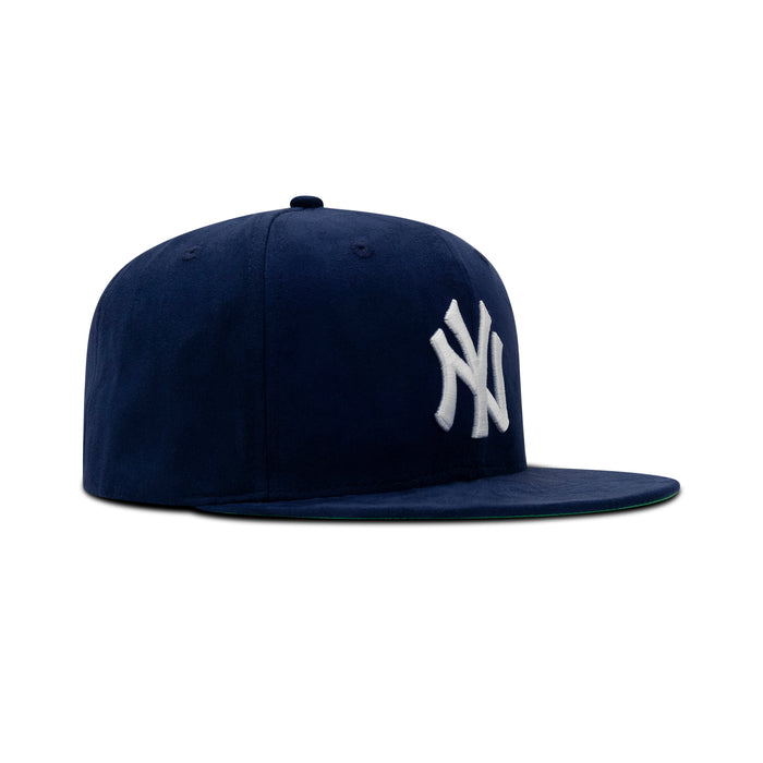 Mitchell & Ness New York Yankees Sweet Suede Snapback Green Satin Bottom "Navy White"