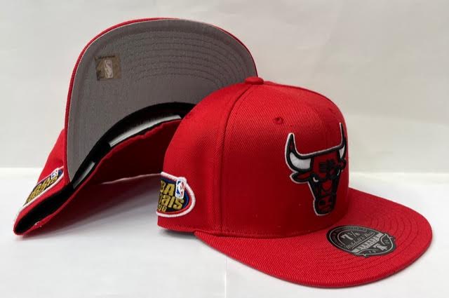 Mitchell & Ness Chicago Bulls Fitted Grey Bottom "Red Black" (NBA Finals 1996 Embroidery) $45.00