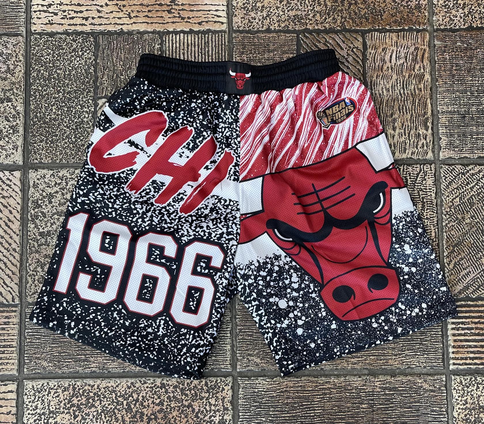 Mitchell & Ness NBA Bulls Jumbotron Submimated Shorts 