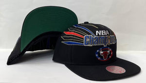 Mitchell & Ness NBA 98 Bulls Champions Snapback "Black Red Blue"