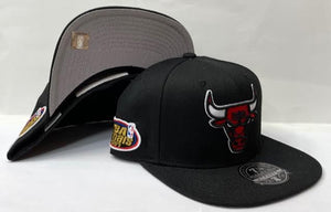 Mitchell & Ness Chicago Bulls Fitted Grey Bottom "Black Red" (NBA Finals 1997 Embroidery) $45.00